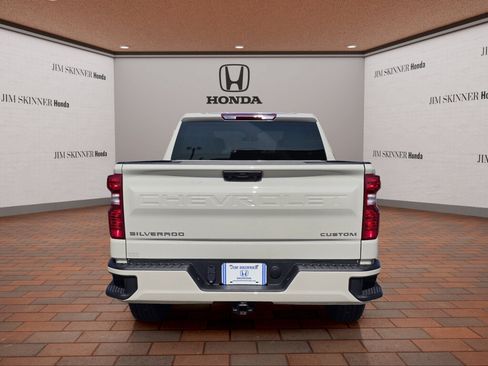 Used 2026 Chevrolet Silverado 1500 Custom AWD/4WD image 12