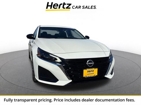 Used 2025 Nissan Altima 2.5 SV FWD image 1