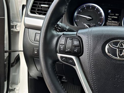 Used 2019 Toyota Highlander Limited image 30