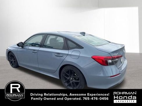 Used 2023 Honda Civic Sport image 3