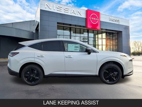 New 2025 Nissan Murano SV image 5