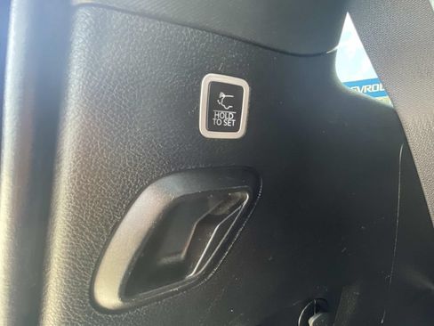 Used 2024 Jeep Wagoneer Series II AWD/4WD image 9