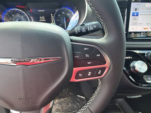 New 2026 Chrysler Pacifica Select image 23