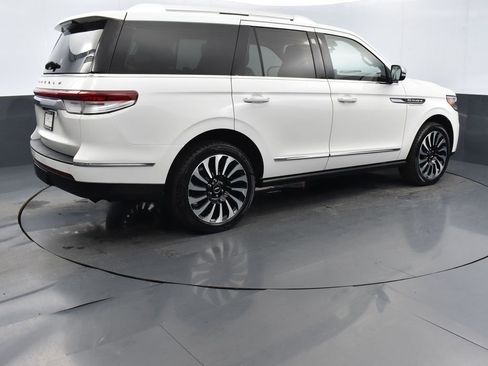 Certified 2022 Lincoln Navigator Black Label image 4