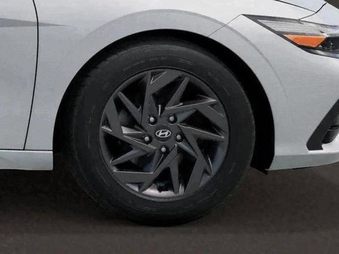 New 2026 Hyundai Elantra Hybrid FWD image 8