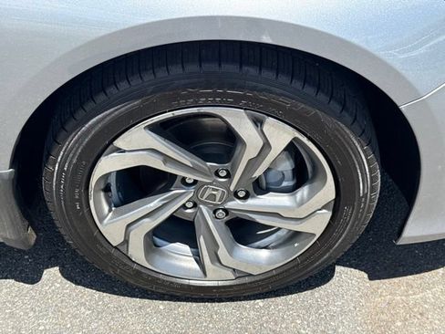 Used 2019 Honda Accord EX image 28