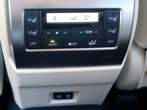 Used 2023 Lexus GX 460 Luxury w/ Sport Design Package image 37