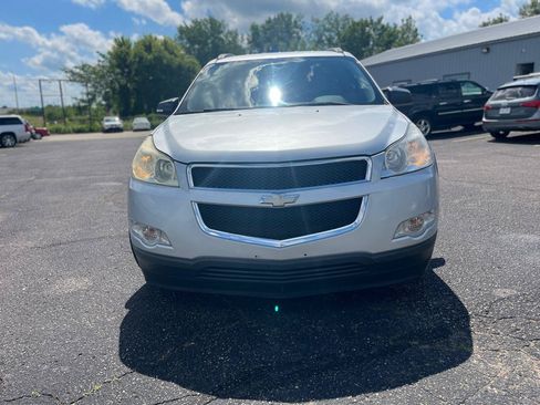 Used 2011 Chevrolet Traverse LS FWD image 2