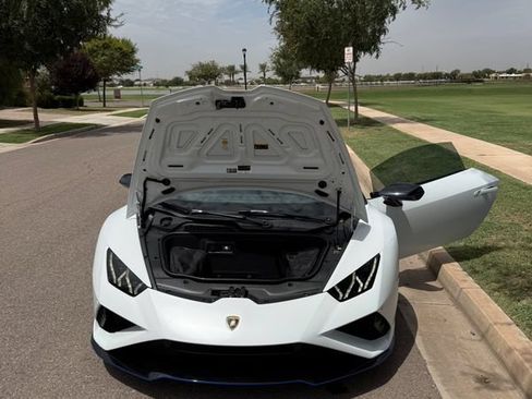 Used 2021 Lamborghini Huracan EVO RWD image 22