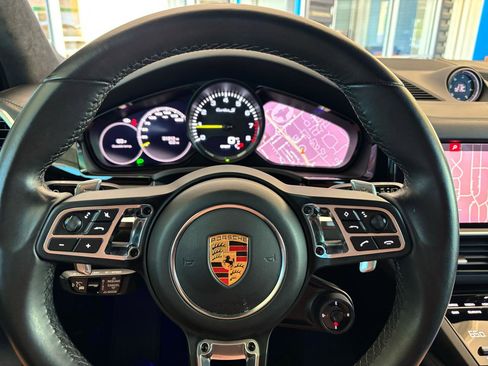 Used 2020 Porsche Cayenne Turbo S w/ Premium Package Plus AWD/4WD image 17