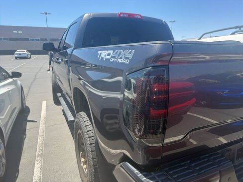Used 2016 Toyota Tundra SR5 w/ TRD Off Road Package AWD/4WD image 8