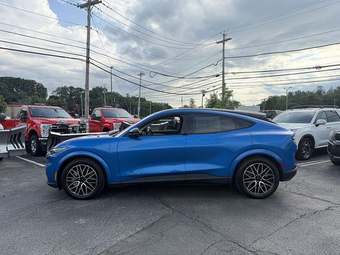 Certified 2025 Ford Mustang Mach-E Premium AWD/4WD image 3