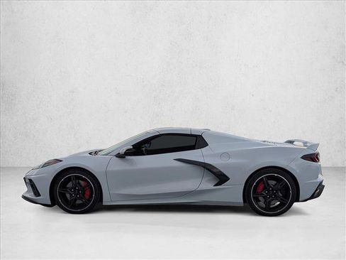 Used 2022 Chevrolet Corvette Stingray Convertible w/ Z51 Performance Package RWD image 9