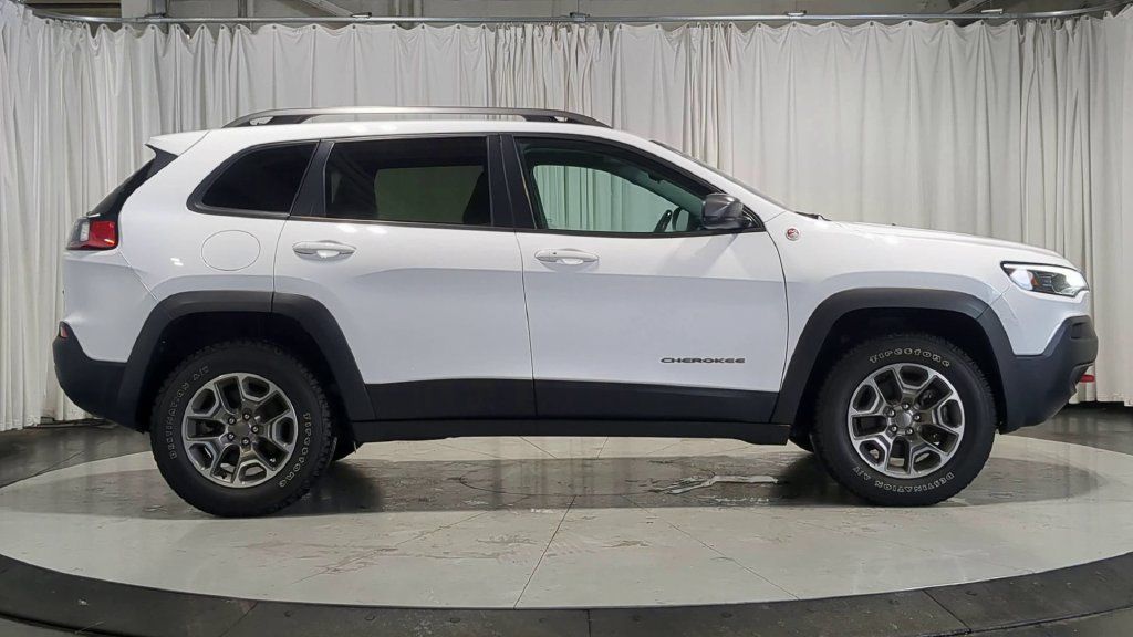 Used 2020 Jeep Cherokee Trailhawk w/ Cold Weather Group AWD/4WD image 11