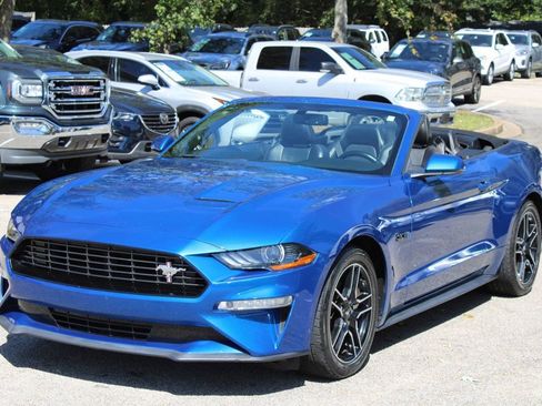 Used 2018 Ford Mustang Premium image 11