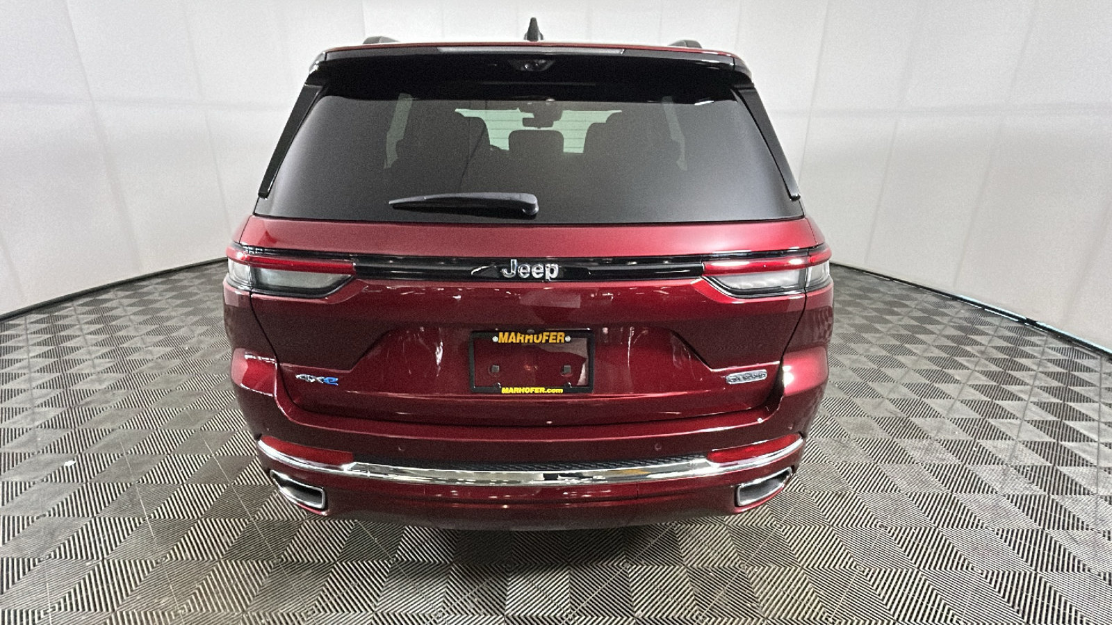 Used 2022 Jeep Grand Cherokee Overland w/ Advanced Protech Group III AWD/4WD image 4