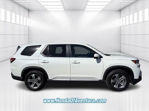 Certified 2024 Honda Pilot EX-L image 2