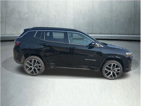 New 2025 Jeep Compass Limited w/ Elite Group AWD/4WD image 3