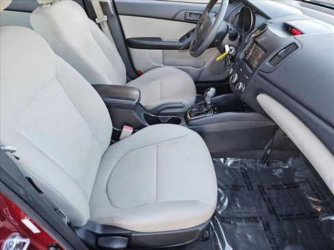 Used 2012 Kia Forte EX image 19