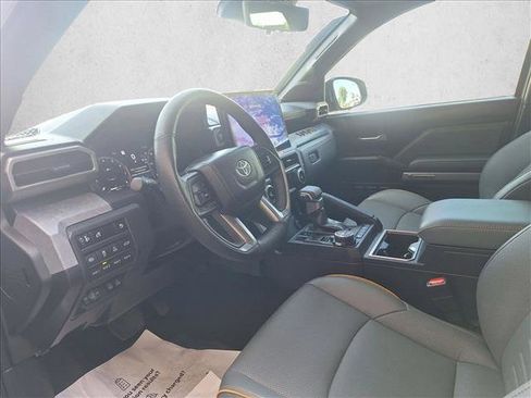 Used 2025 Toyota Tacoma 4x4 Double Cab Hybrid image 9