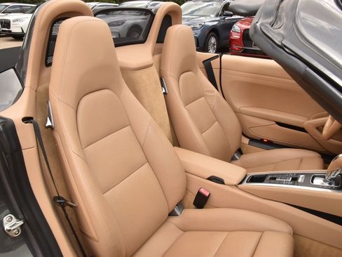 Used 2013 Porsche Boxster w/ Infotainment Pkg RWD image 18