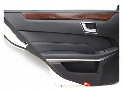 Used 2014 Mercedes-Benz E 350 4MATIC Sedan image 22