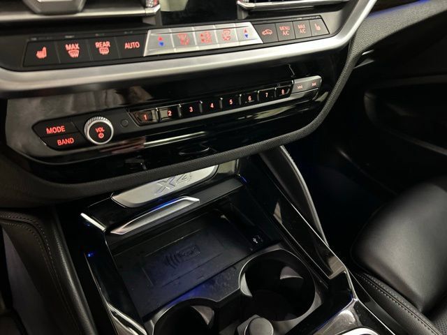 Used 2025 BMW X4 xDrive30i AWD/4WD image 17
