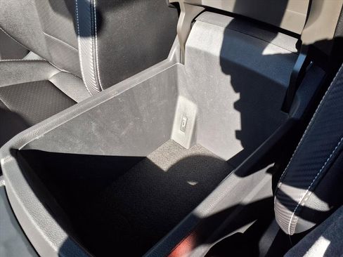 Used 2021 Volkswagen Atlas Cross Sport SE w/ Panoramic Sunroof Package image 8