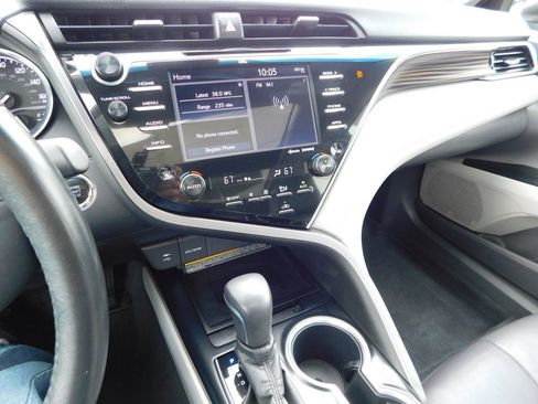 Used 2018 Toyota Camry XLE w/ Audio Package FWD image 32