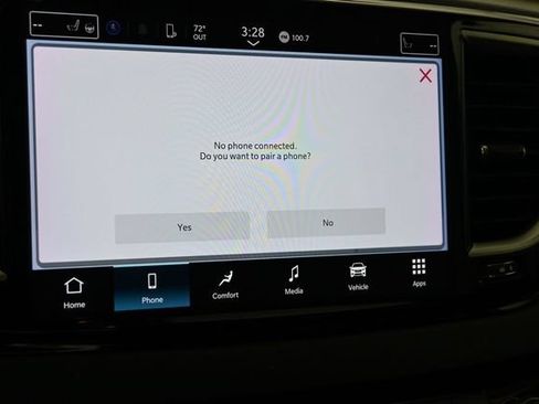 Used 2023 Chrysler Pacifica Touring-L FWD image 25