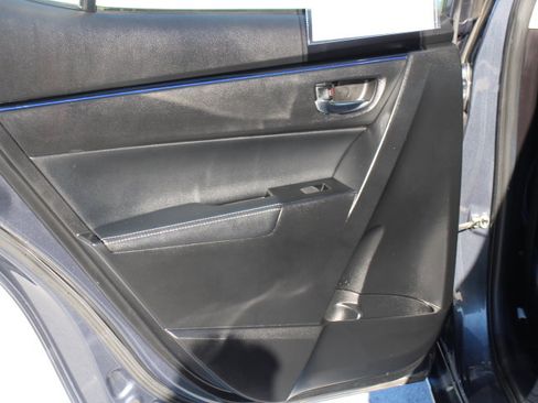 Used 2017 Toyota Corolla SE image 12