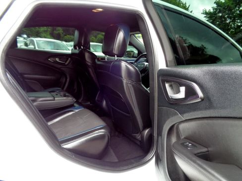 Used 2015 Chrysler 200 S image 18