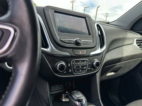 Used 2020 Chevrolet Equinox LT w/ Driver Convenience Package AWD/4WD image 17