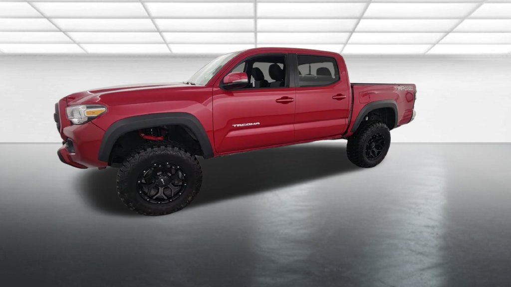Used 2023 Toyota Tacoma TRD Off-Road AWD/4WD image 3