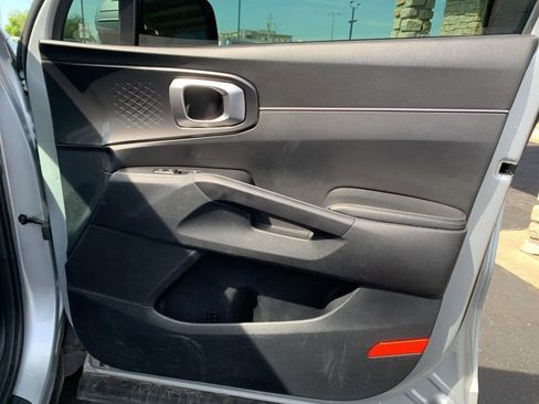 Used 2022 Kia Sorento LX FWD image 30
