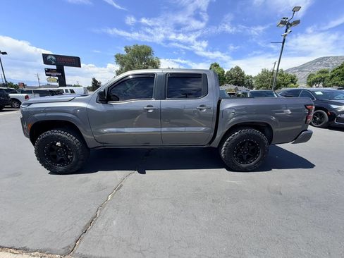 Used 2022 Nissan Frontier SV w/ Technology Package AWD/4WD image 6