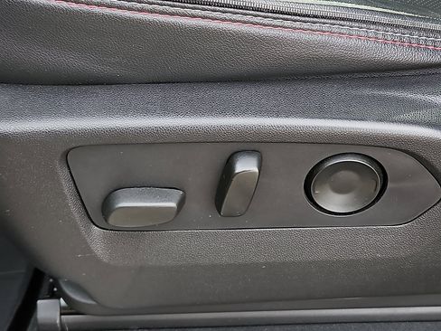 Used 2021 Chevrolet Tahoe RST w/ Luxury Package image 26