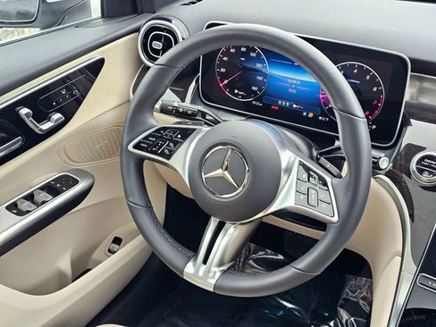 Certified 2025 Mercedes-Benz GLC 300 4MATIC image 29