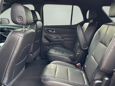 Used 2023 Chevrolet Traverse RS FWD image 14