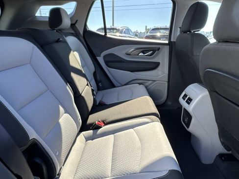 Used 2024 GMC Terrain SLE image 9
