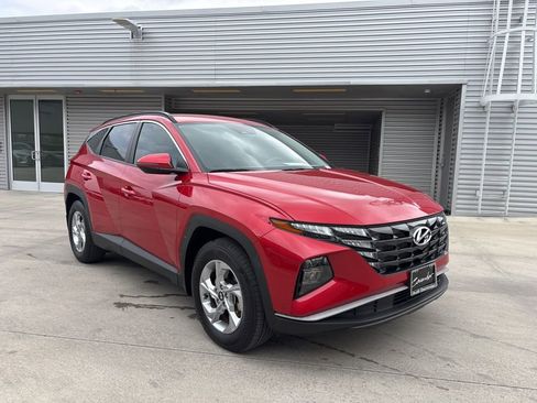 Used 2023 Hyundai Tucson SEL FWD image 3