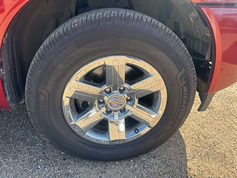 Used 2014 Nissan Titan SV w/ SV Value Truck Package RWD image 7