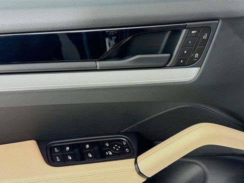 Certified 2026 Porsche Cayenne Coupe AWD/4WD image 11