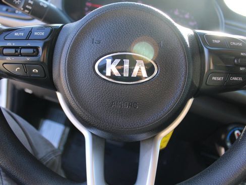 Used 2018 Kia Rio S image 14