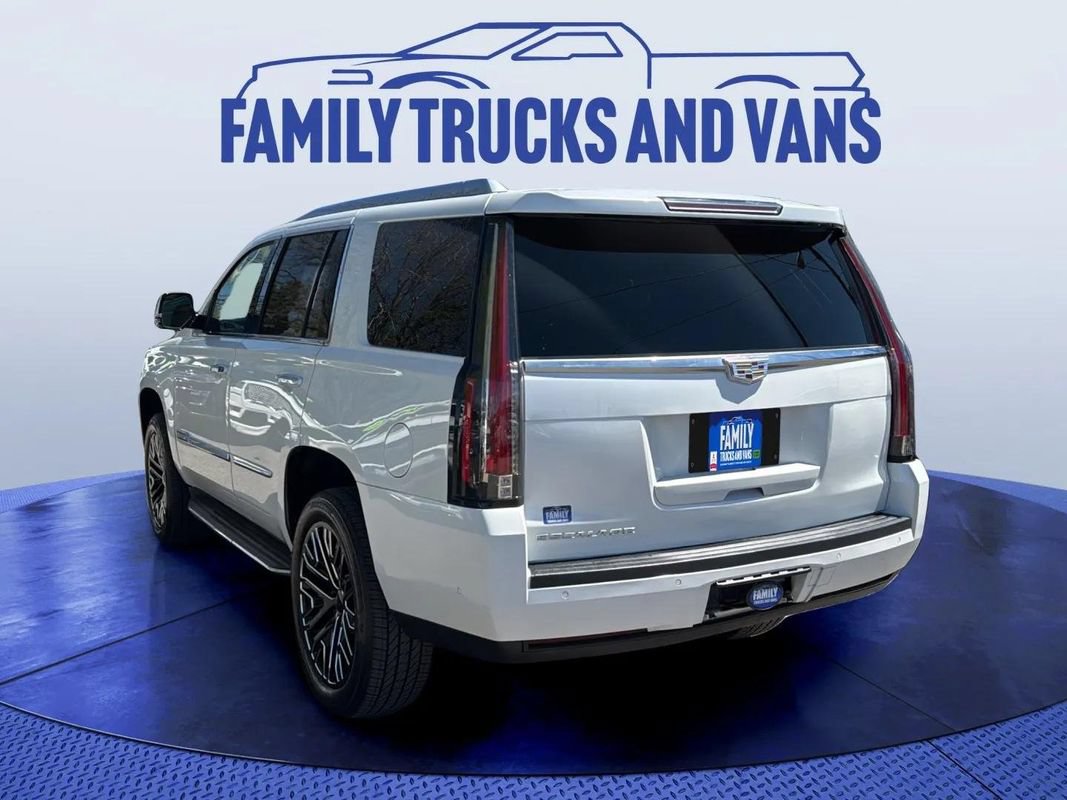 Used 2018 Cadillac Escalade Luxury AWD/4WD image 3