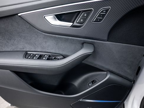 New 2026 Audi SQ8 Prestige image 13