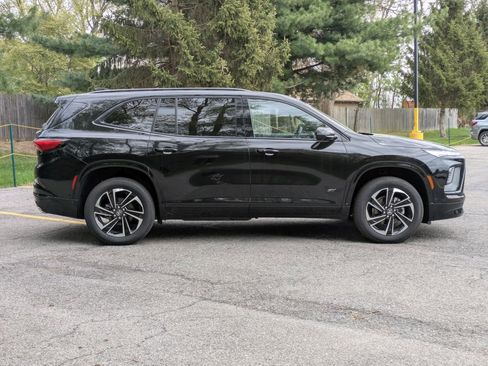 New 2026 Buick Enclave Sport Touring w/ Super Cruise Package AWD/4WD image 8