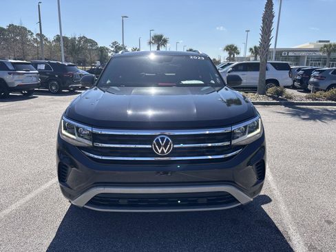 Used 2023 Volkswagen Atlas Cross Sport SE w/ Panoramic Sunroof Package FWD image 9