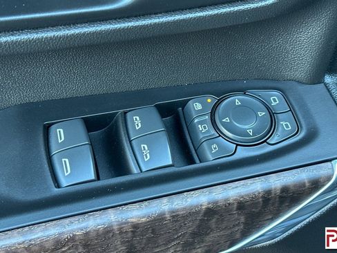 Used 2023 GMC Sierra 2500 Denali image 15