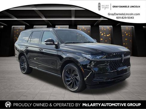 New 2026 Lincoln Navigator Reserve w/ Jet Appearance Package AWD/4WD image 1
